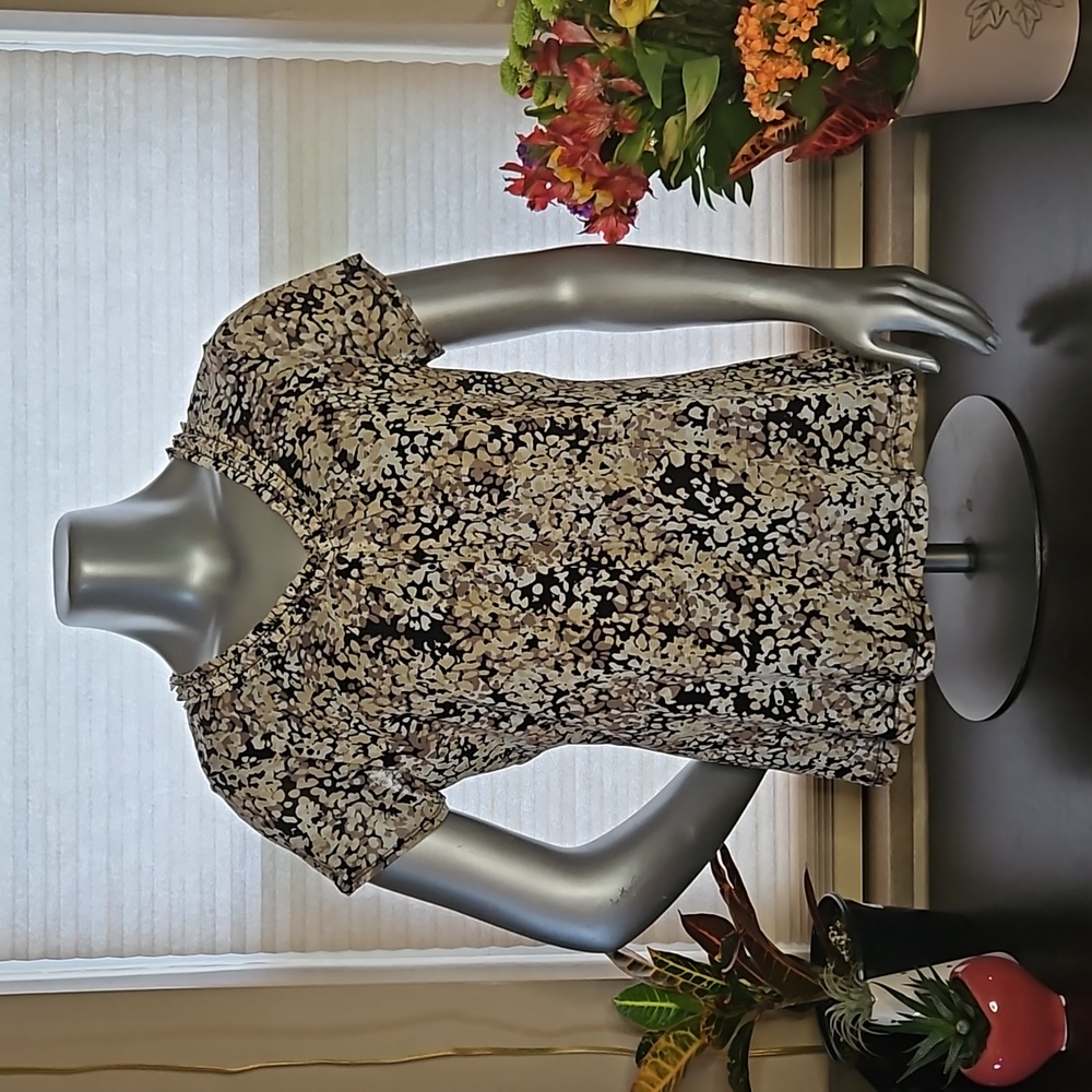 EUC 212 Collection V-Neck Floral Blouse - Size L